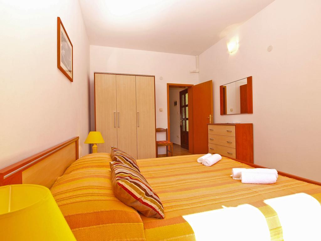 Apartments Lidija 1305 Pula Extérieur photo